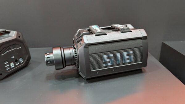 PXN Gamescom 2026 debut of the S16 direct drive base, close-up side view
